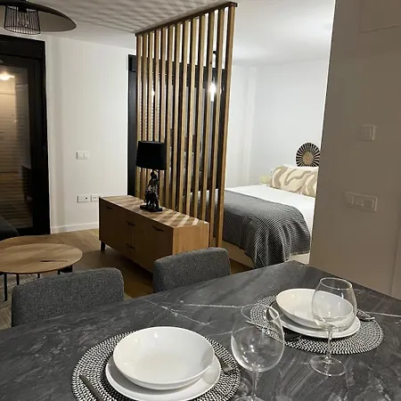 Atico Roomy Apartman *